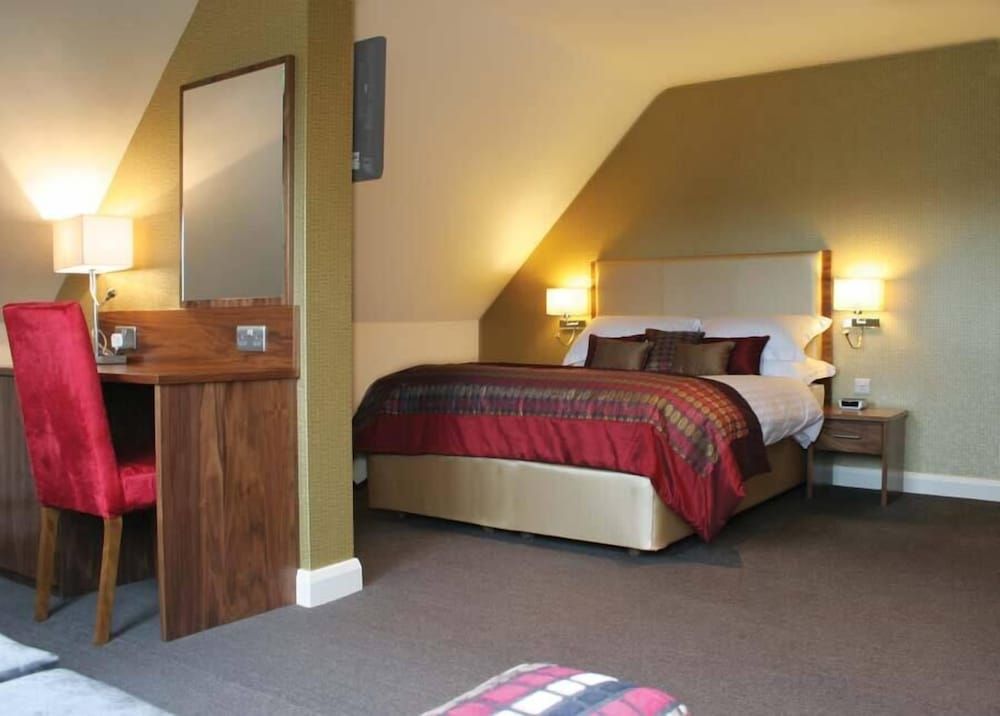 315 Bar And Restaurant Family Room, Ensuite 2