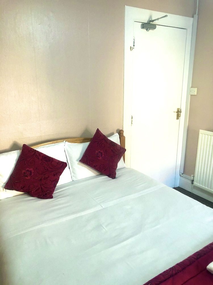 Dalry guesthouse Double Room, Shared Bathroom 8