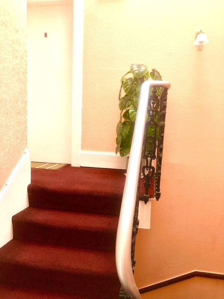 undefined Dalry guesthouse 5