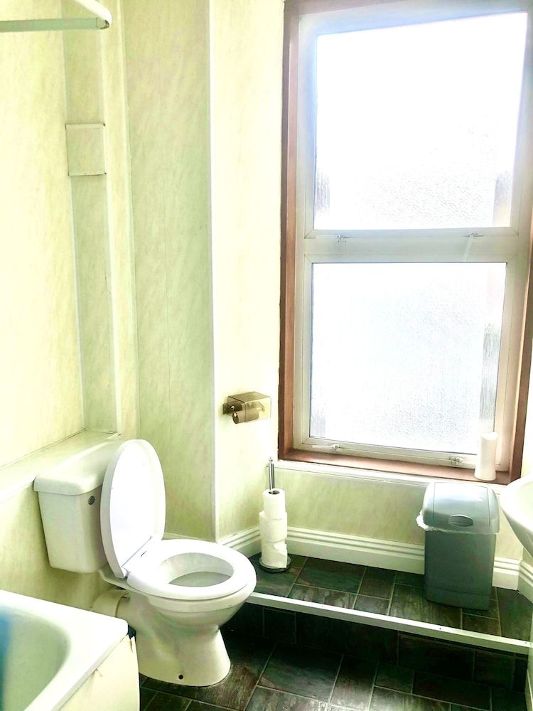 undefined Dalry guesthouse 9