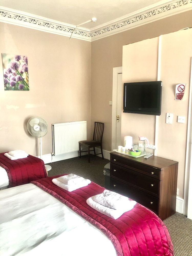 undefined Dalry guesthouse 7