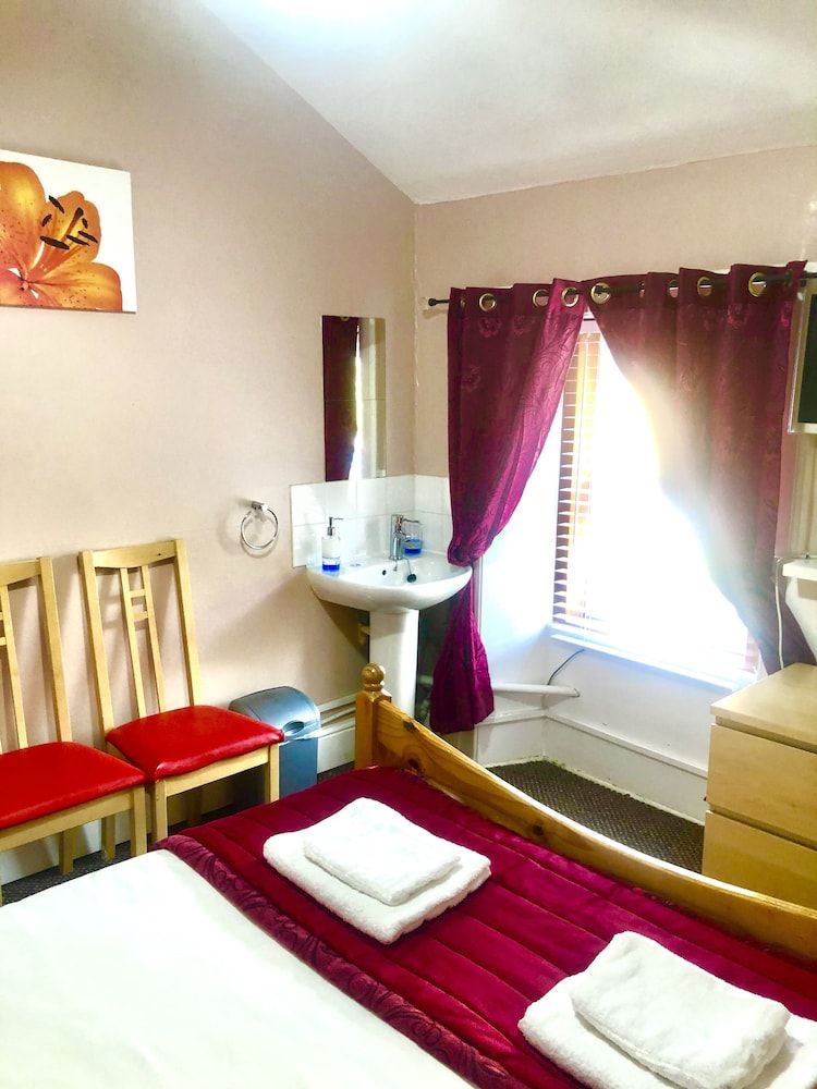 Dalry guesthouse Double Room, Shared Bathroom 3