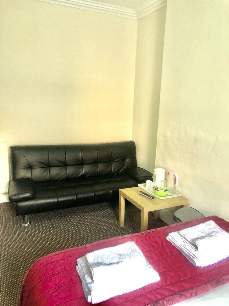 Dalry guesthouse Double Room, Ensuite 7