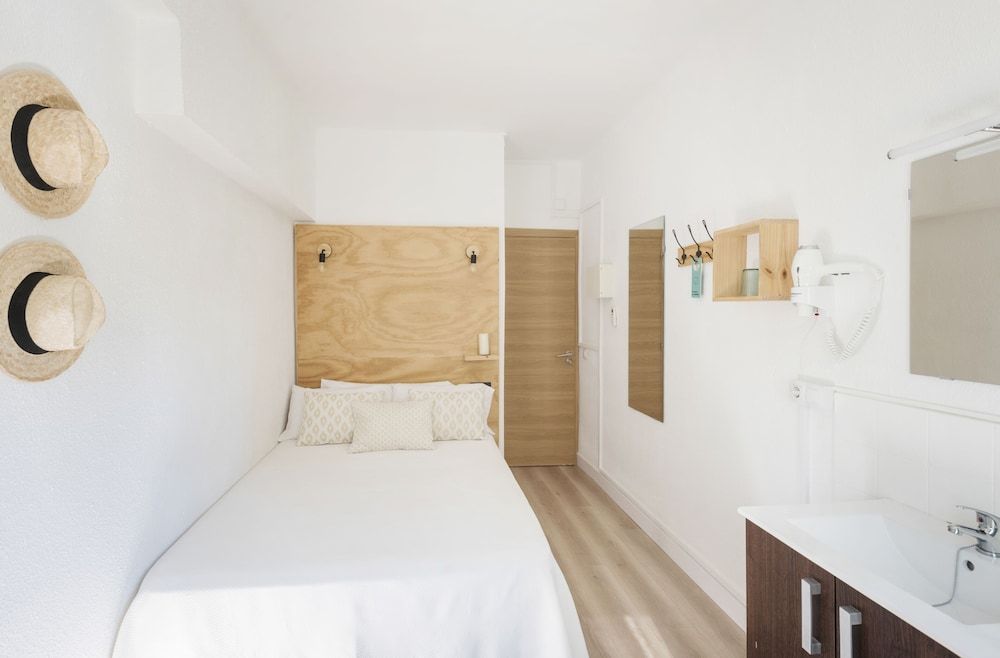 Economy Double Room, 1 Double Bed