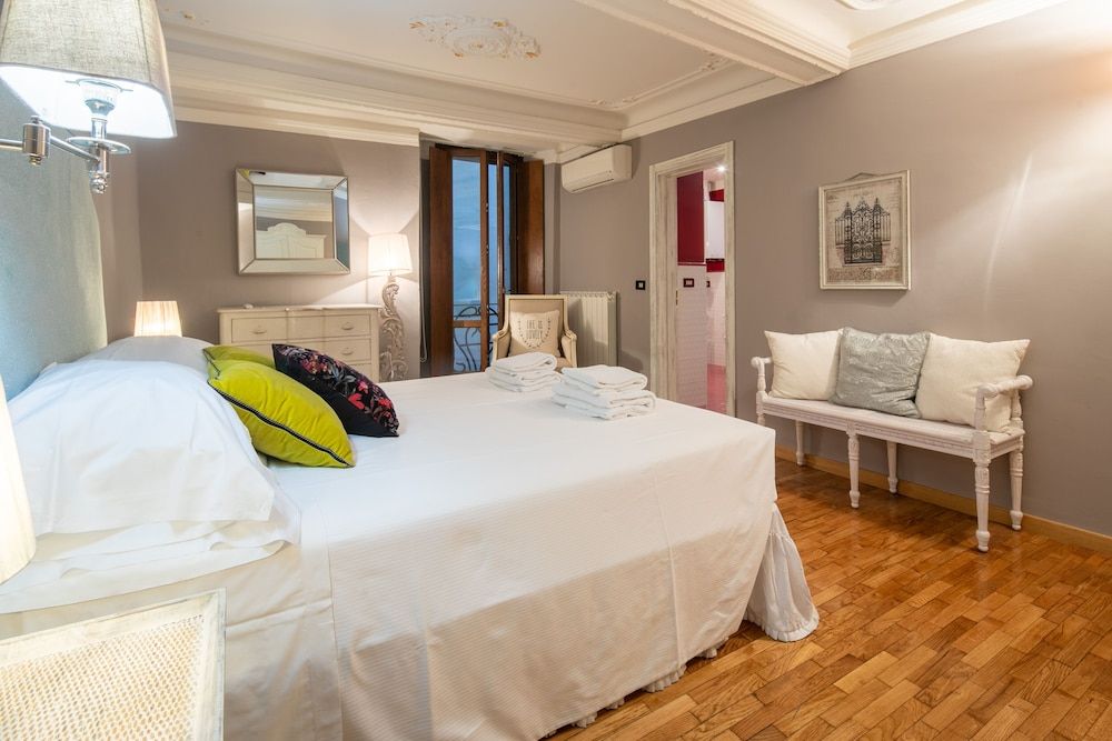 undefined Uffizi Romantic Flat by Mmega