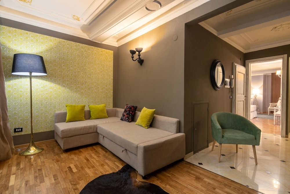 undefined Uffizi Romantic Flat by Mmega 9