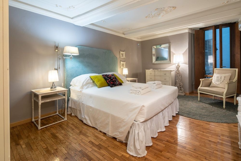 Uffizi Romantic Flat by Mmega Romantic Apartment, 1 Bedroom 2