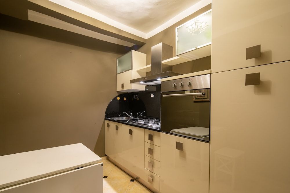 undefined Uffizi Romantic Flat by Mmega 8