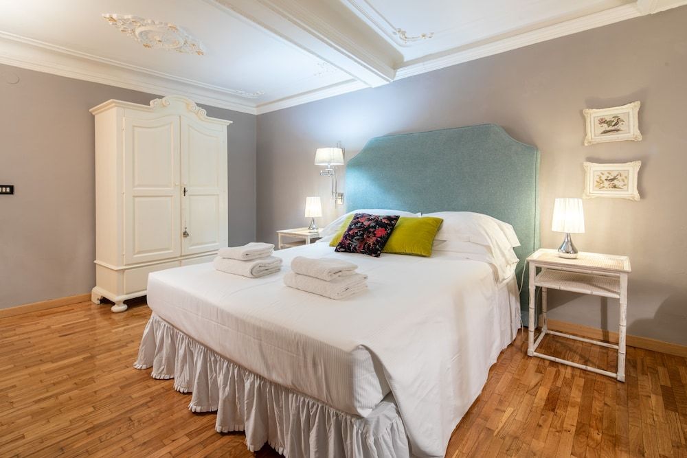 undefined Uffizi Romantic Flat by Mmega 4