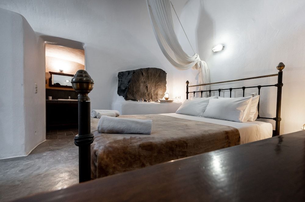 Lotza Studios Traditional Studio 3