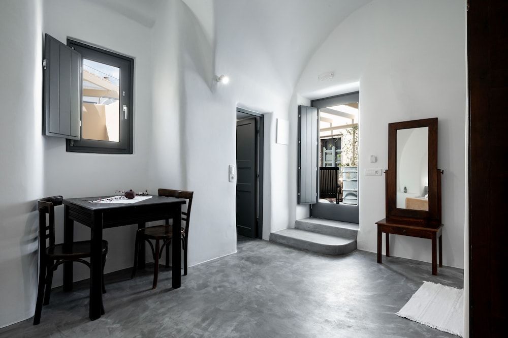 Lotza Studios Traditional Studio 55