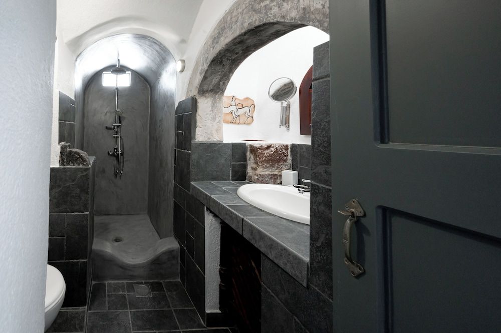 Lotza Studios Traditional Studio 52