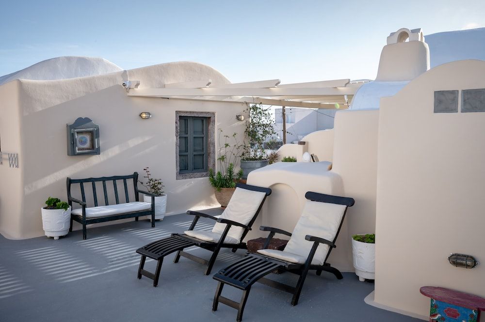 Lotza Studios Traditional Studio 35