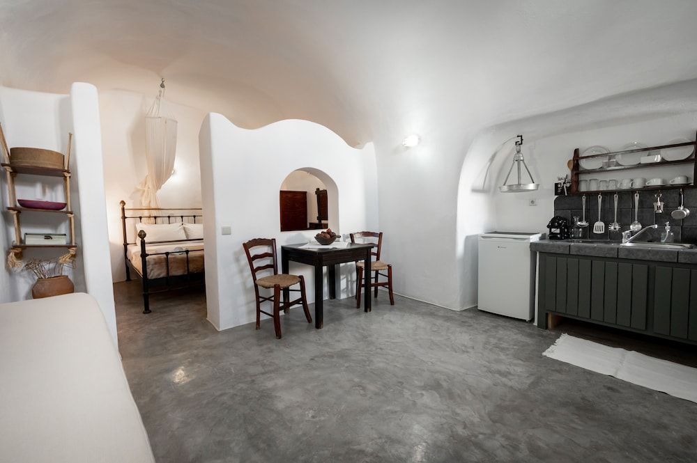 Lotza Studios Traditional Studio 65