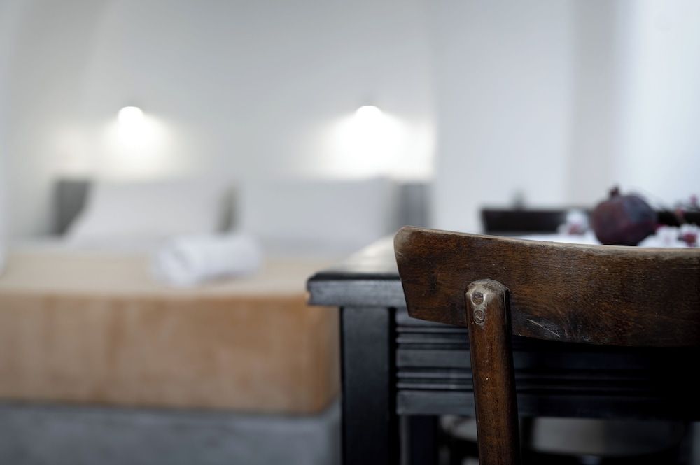 Lotza Studios Traditional Studio 58