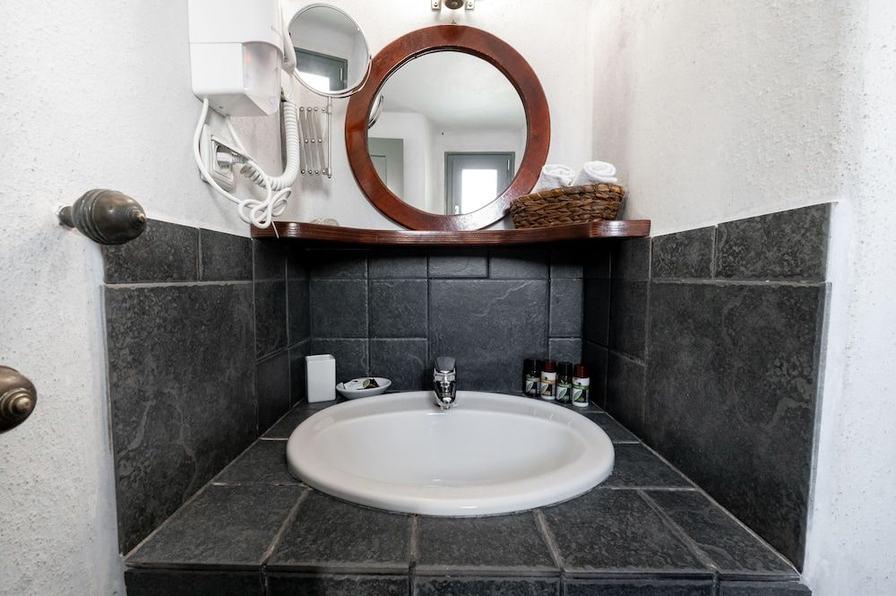 Lotza Studios Traditional Studio 50