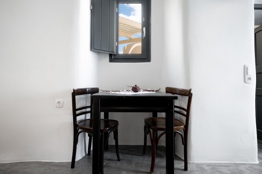 Lotza Studios Traditional Studio 56