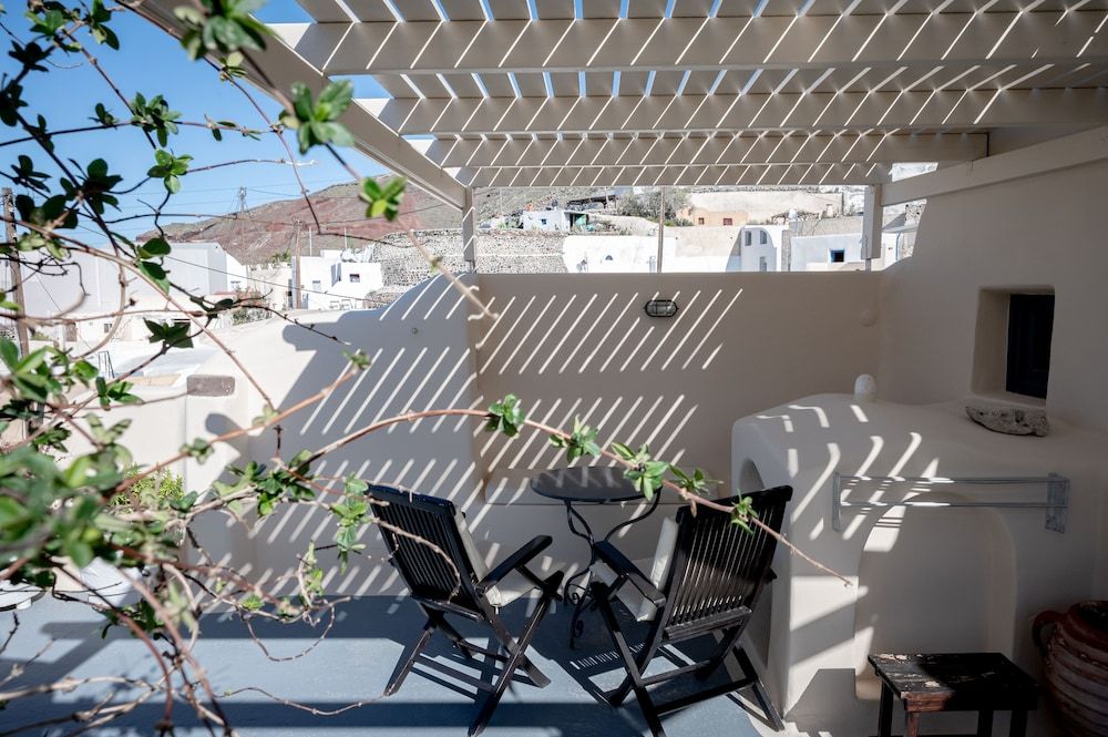 Lotza Studios Traditional Studio 28