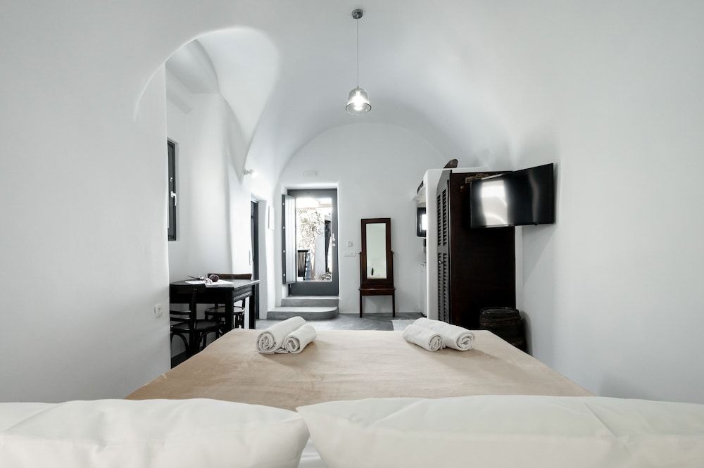 Lotza Studios Traditional Studio 9