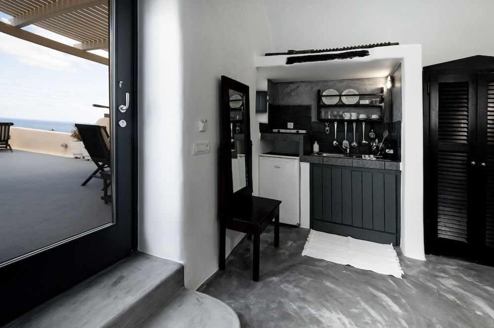 Lotza Studios Traditional Studio 61