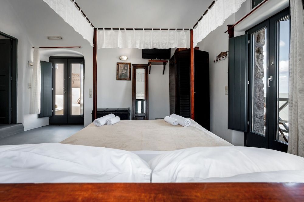 Lotza Studios Traditional Studio 15