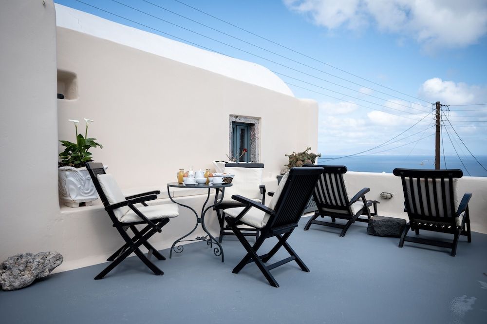 Lotza Studios Traditional Studio 22