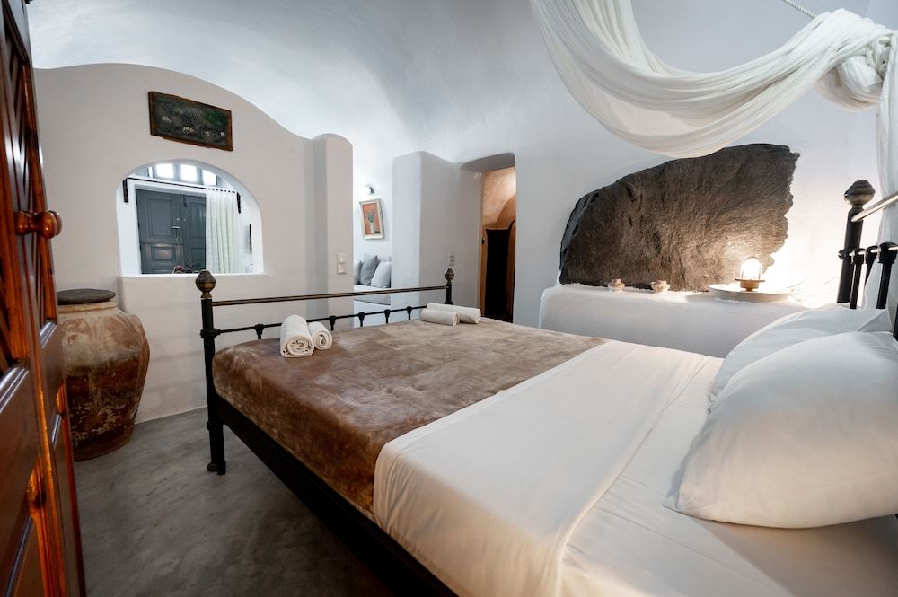 Lotza Studios Traditional Studio 2