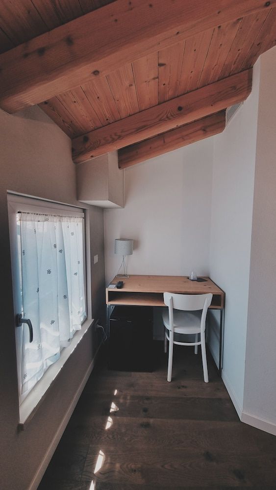 Bardoliners Deluxe Double Room 4