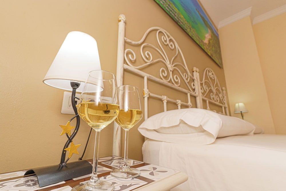 Basic Double Room, 2 Twin Beds