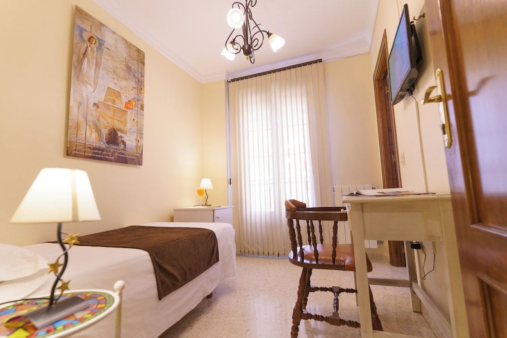 Hotel Colón Standard Single Room 2