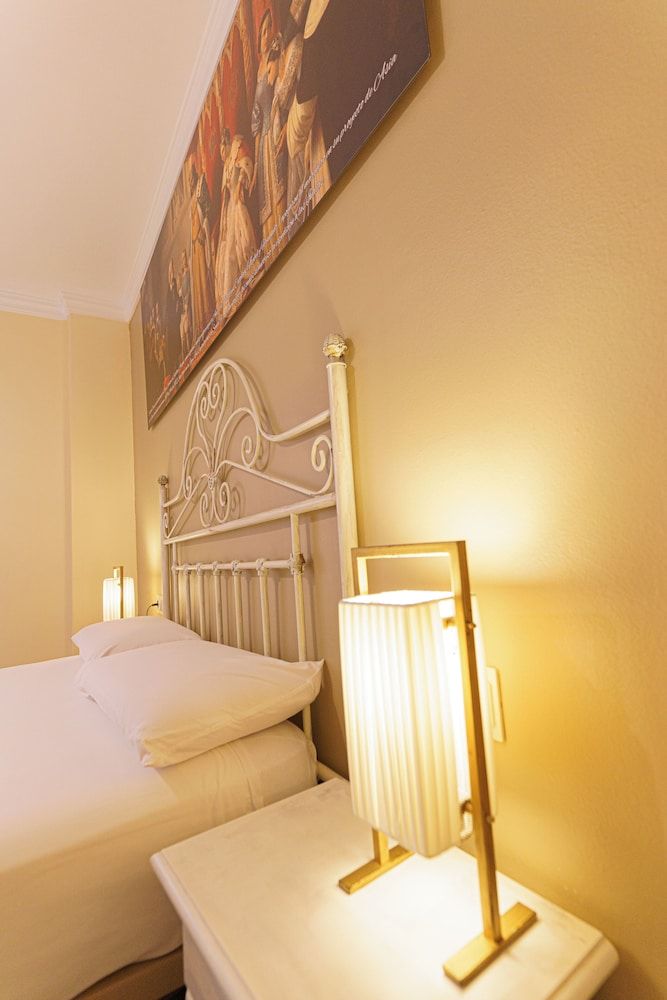 Hotel Colón Superior Double Room 8