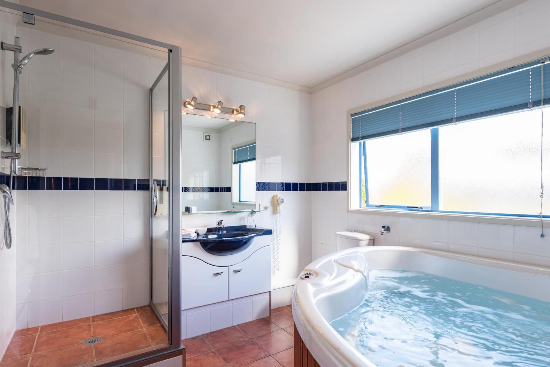Two-Bedroom Family Apartment with Two Bathrooms and Indoor Hot Tub