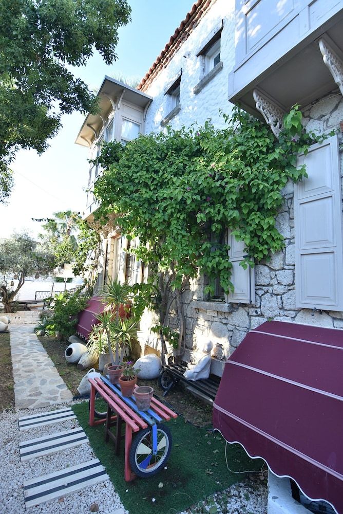 undefined Hotel B House 9