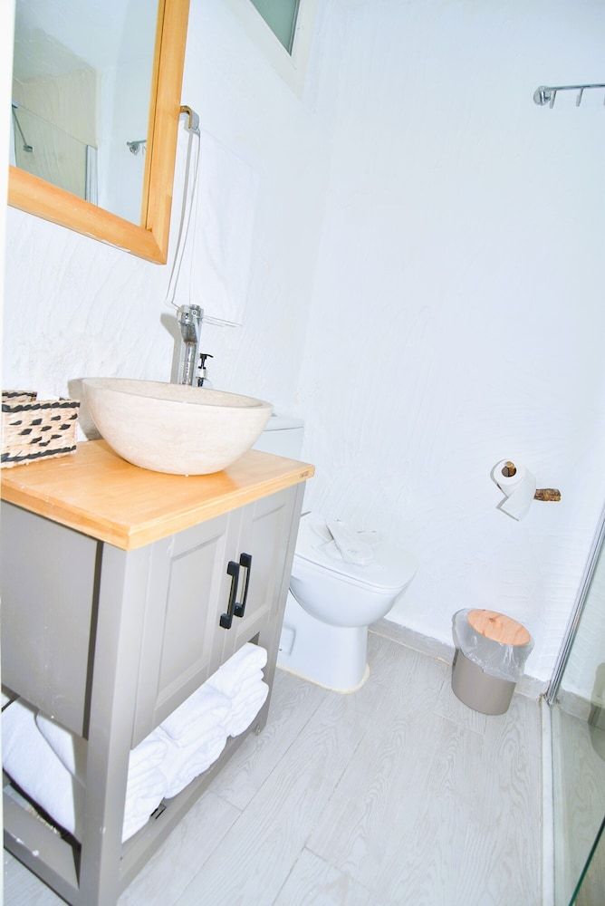 Hotel B House Economy Room 11