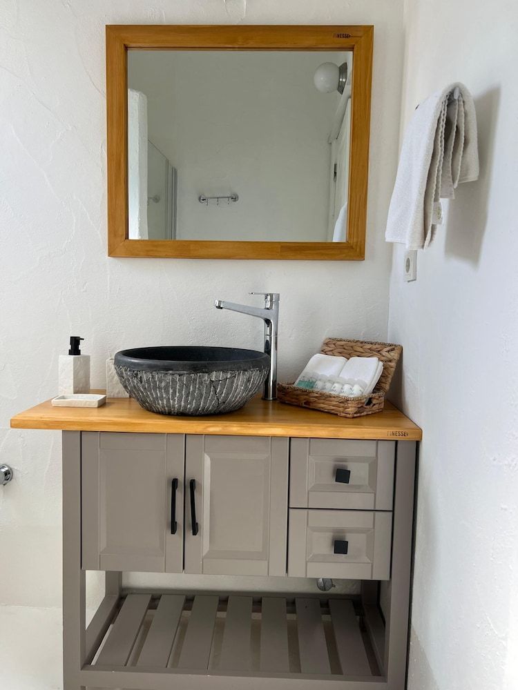 Hotel B House Superior Room (Bay Window) 9