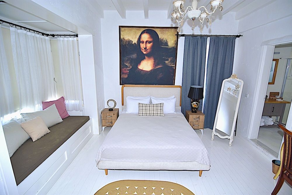 Hotel B House Superior Room (Bay Window)