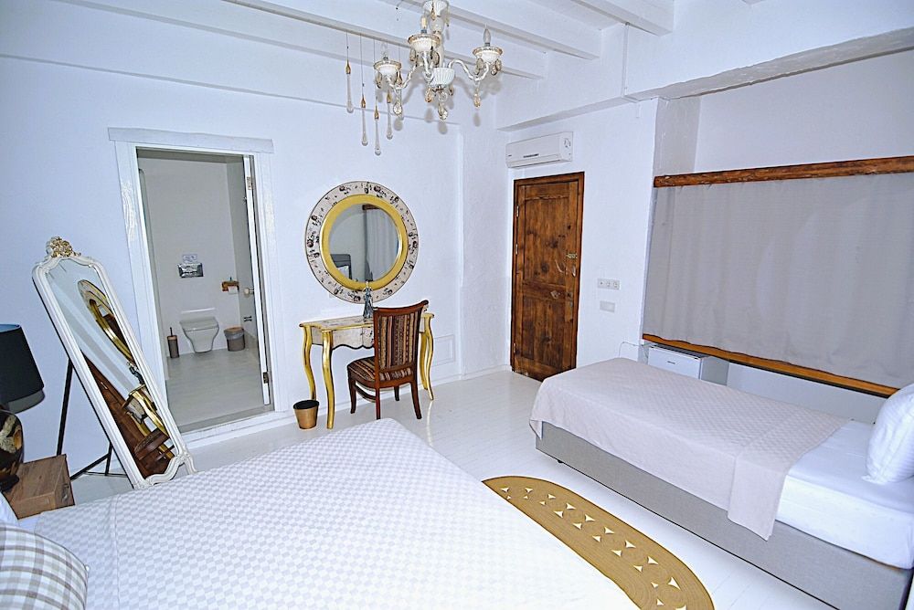 Hotel B House Superior Room (Bay Window) 14