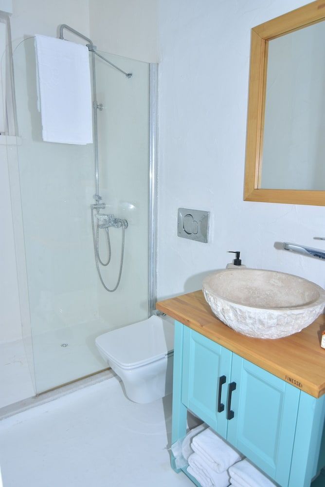 Hotel B House Economy Room 9