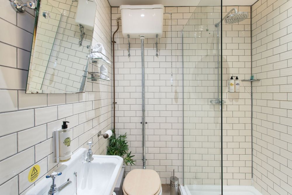 Westgate Winchester Deluxe Room 4