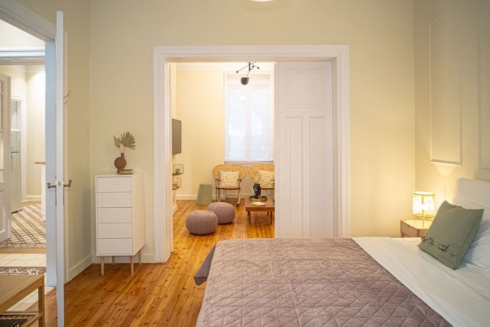 The H Experience Boutique Apartments Athens Beige and Blanc Two Bedroom Apartment with Urban Back Yard & Free Parking 8