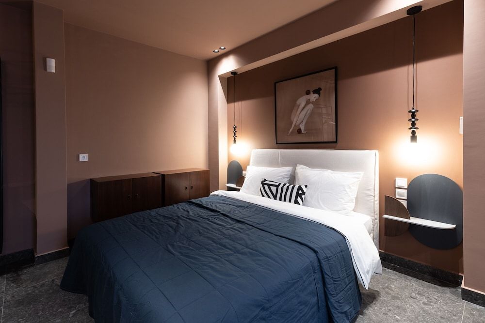 The H Experience Boutique Apartments Athens Blue and Peach Two Bedroom Apartment Free Parking 3