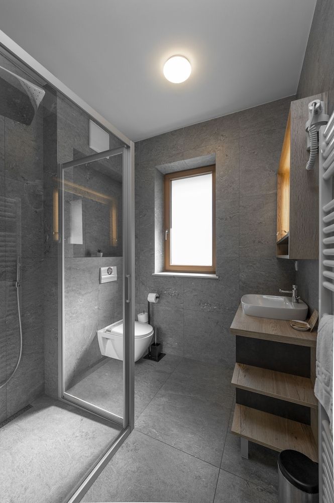 Veldes B&B Deluxe Triple Room 8