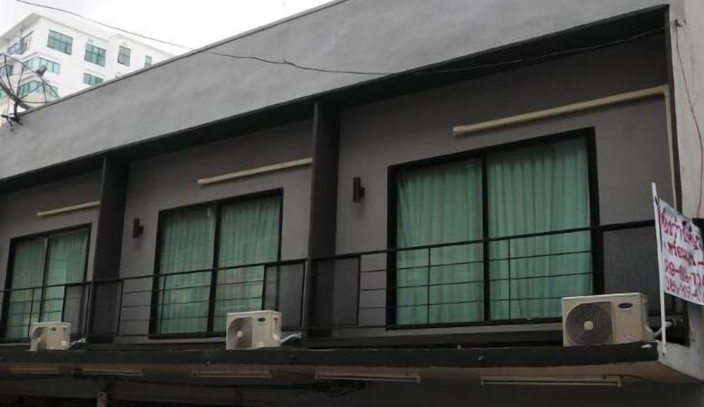undefined The 92 residence 3