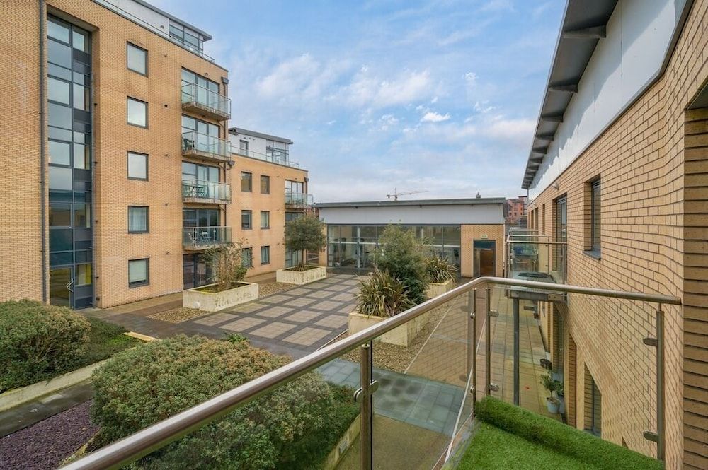 undefined Central Belfast Apartments: Victoria 5