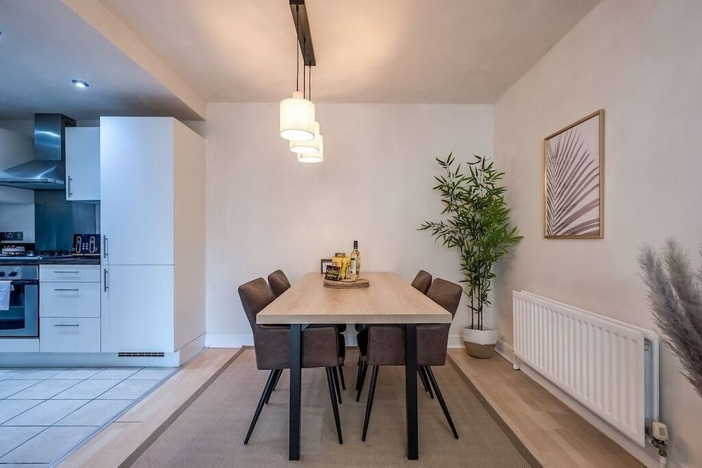undefined Central Belfast Apartments: Victoria 8