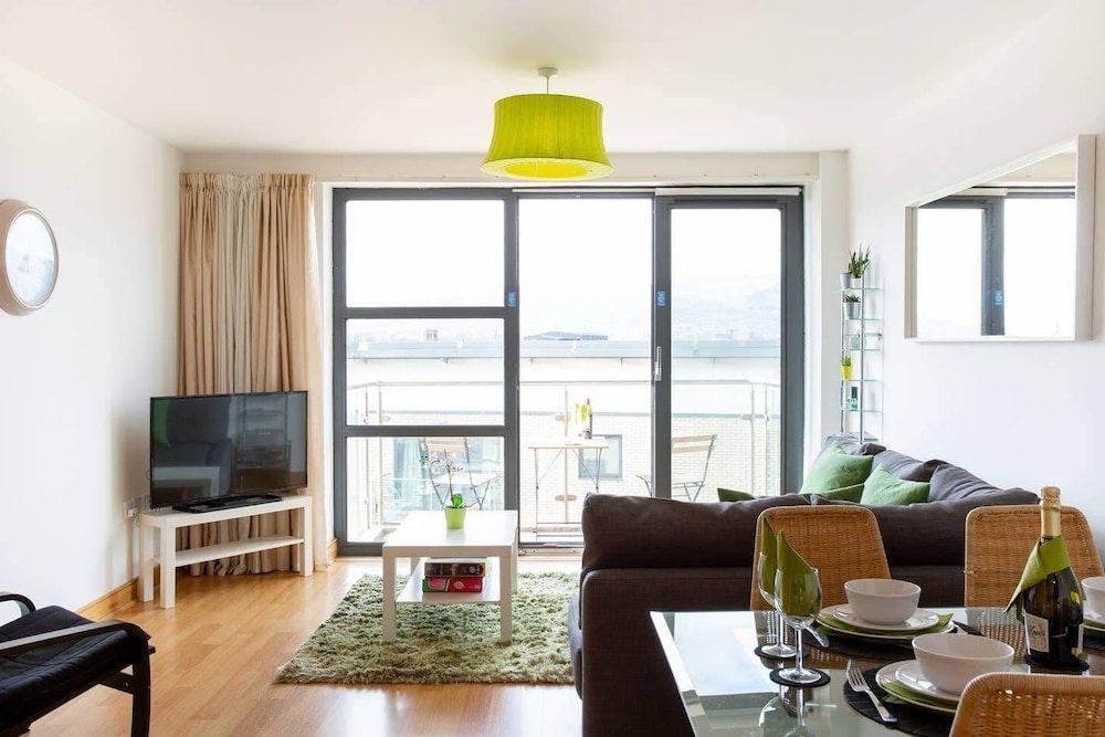Central Belfast Apartments: Victoria Apartment, Private Bathroom 7