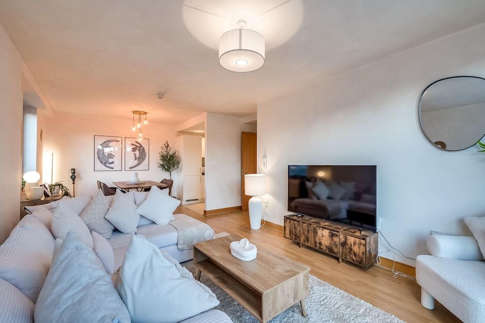 undefined Central Belfast Apartments: Victoria