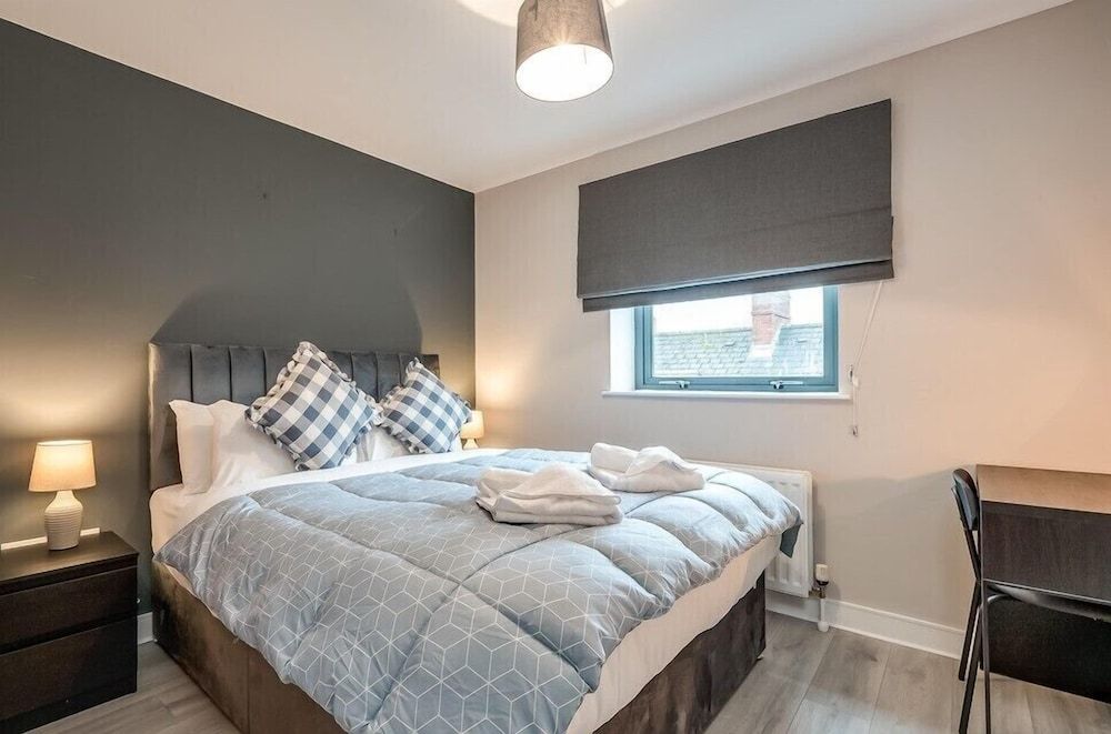 Central Belfast Apartments: Victoria Family Apartment, Ensuite (3-Bedroom) 3