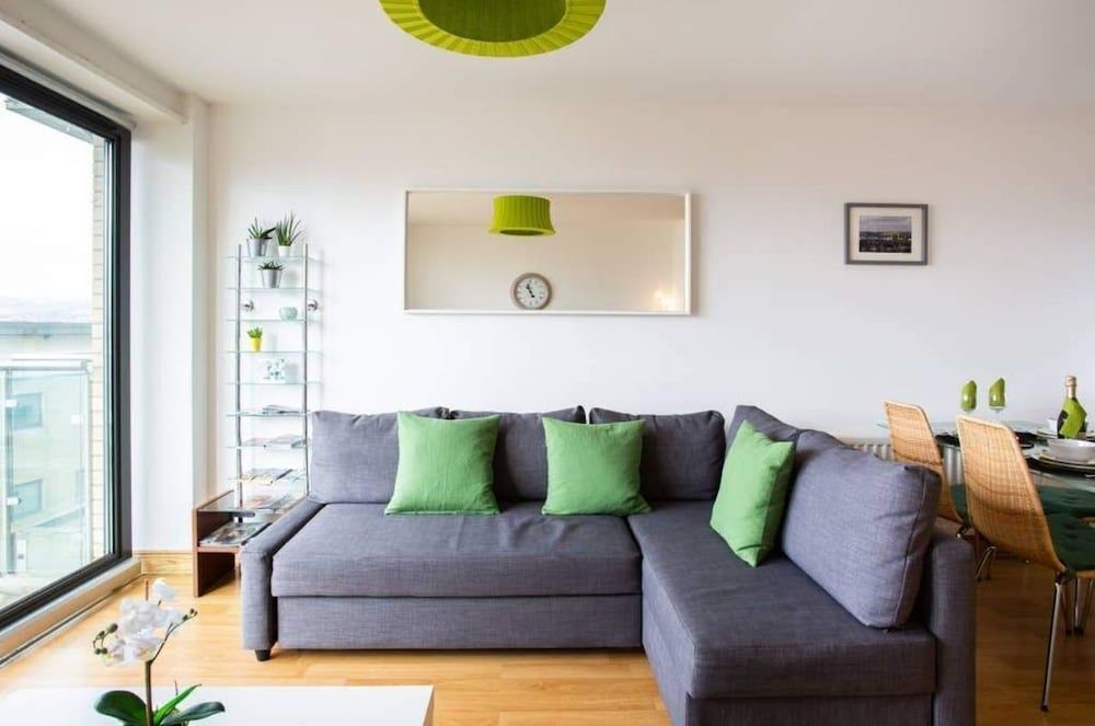 undefined Central Belfast Apartments: Victoria 3