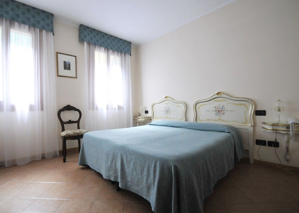Ca' Leon D'Oro Standard Double or Twin Room 4